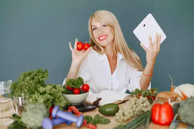 Guide To Eating for Anti-Aging Benefits and Youthful Skin